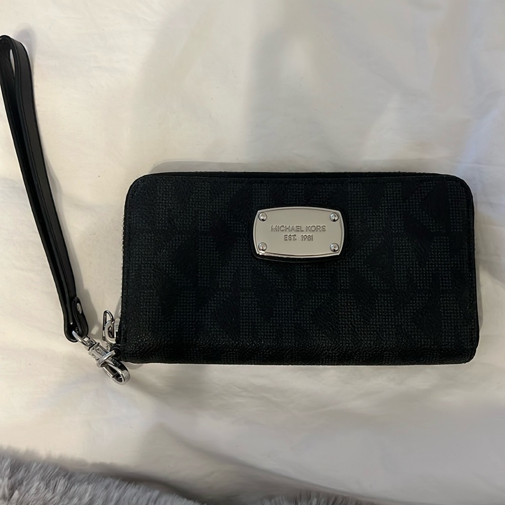 Black Michael Kors wristlet